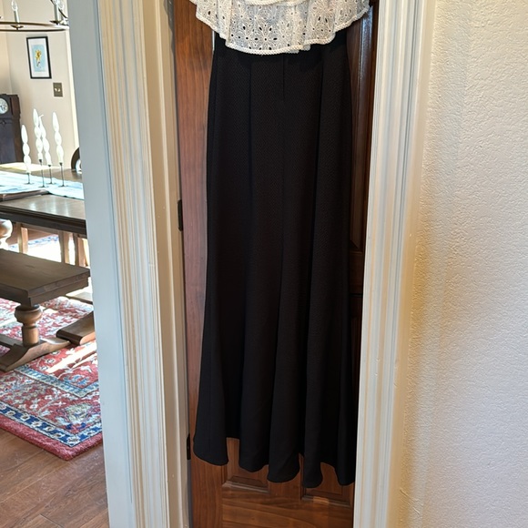 Tadashi Shoji off the shoulder dress - Picture 7 of 9